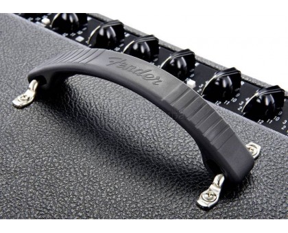 FENDER HOT ROD DELUXE III 40Вт гитарный ламповый комбо 40Вт, 2 - 6L6 (out), 2-кнопочный футсвитч, 3 канала. цвет: чёрный